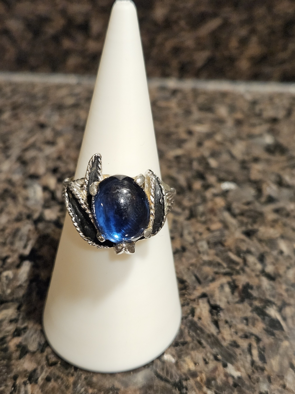 Vintage Park Lane Deep Blue Star Glow Size 8 Ring